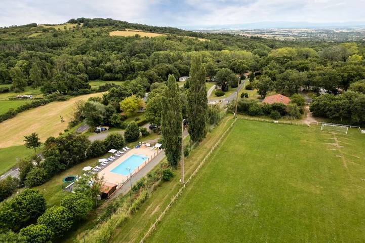 Mobil Home 2 Rooms 2 People + Tv in Châtel-Guyon, Volcans d'Auvergne Regional Nature Park