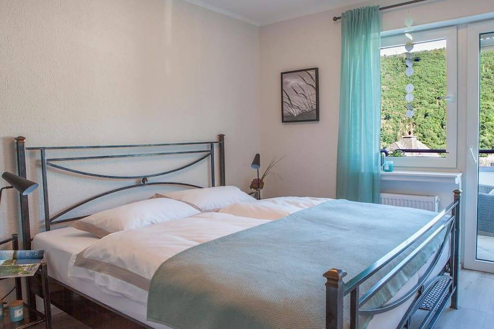 Ganze Wohnung, Ferienwohung zum Moselsteig - Appartement/Fewo, Dusche oder Bad, Wc, Balkon in Klotten, Cochem-Zell