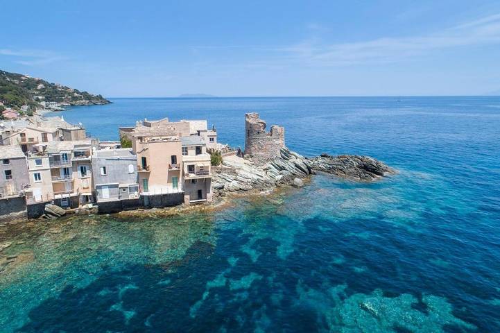 Gîte pour 6 personnes, avec jardin ainsi que jacuzzi et terrasse à San-Martino-di-Lota - 2