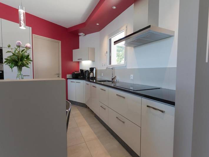 Location de vacances pour 6 personnes, avec terrasse ainsi que jardin et piscine à Cesseras - 4