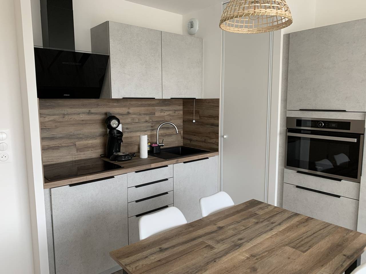 Entire apartment, Cozy 1Br Apartment in Central Fort-Mahon-Plage with Private Parking in Fort-Mahon-Plage, Abbeville region