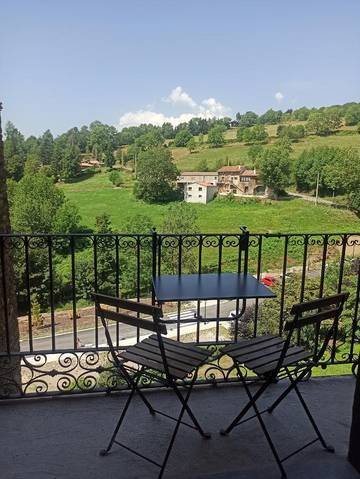 Gîte pour 5 personnes, avec balcon et vue à Molló