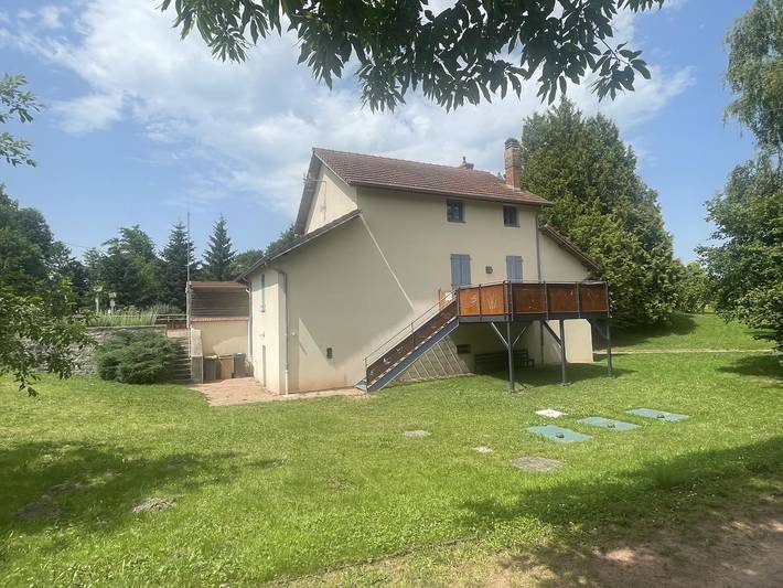 Gîte pour 13 personnes, avec jardin et terrasse en Bourgogne-Franche-Comté - 2