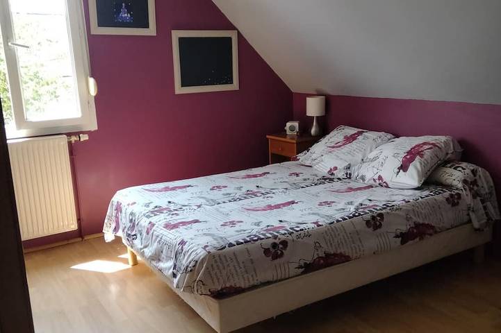 Chambre d’hôte pour 8 personnes, avec Jardin à Teloché
