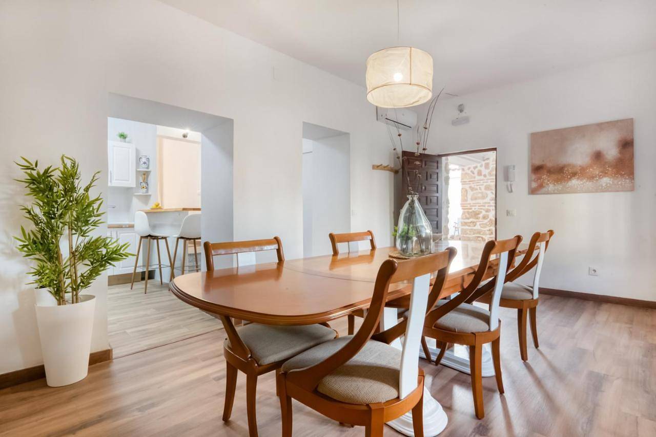 Villa T to15 min from Puy du Fou Billiar, Movies, Bbq,Pool in Totanés, Provincia de Toledo