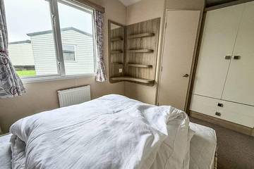 Static Caravan for 6 People in Waveney District, Suffolk, Photo 2