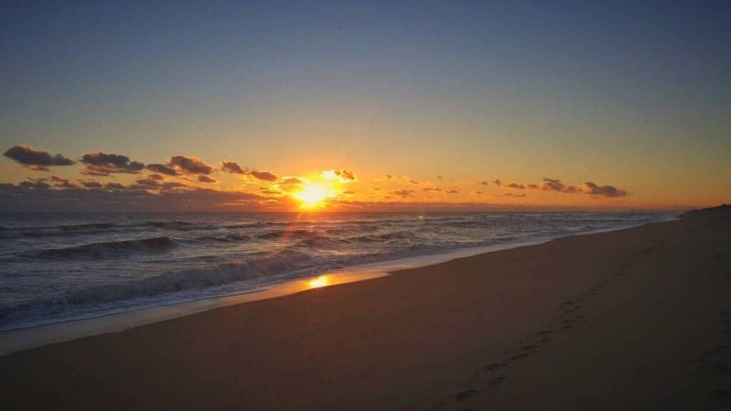 Owners Weeks Open⭐New Hot Tub⭐️Heated Pool, Linens, Wifi, Tennis Courts, Dogs in Corolla, Currituck County