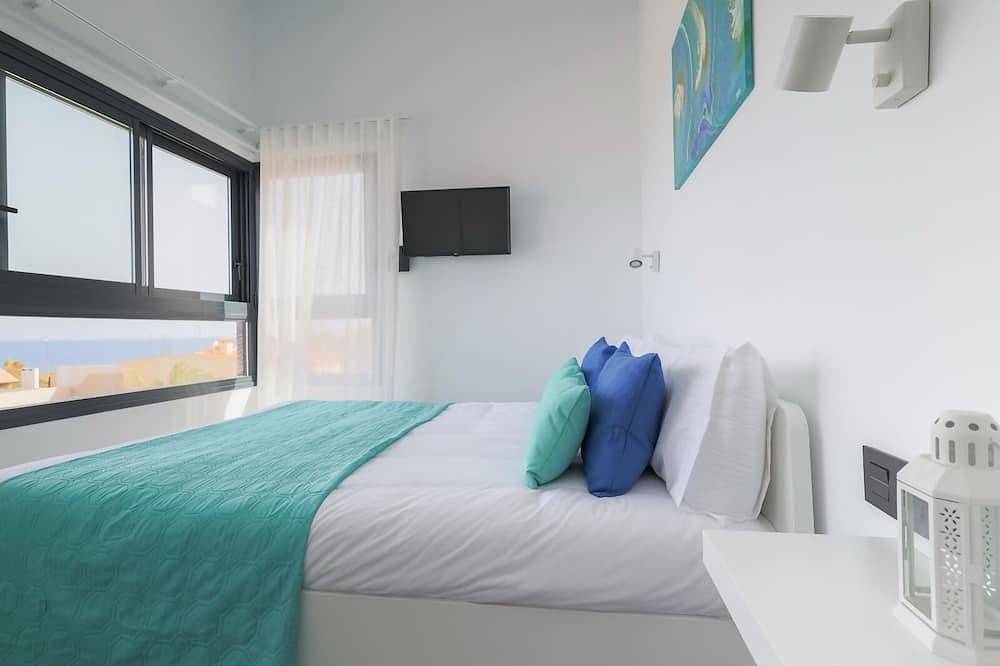 Villas Divela/ Ocean View / Private & Heated Pool in La Jaca, Arico