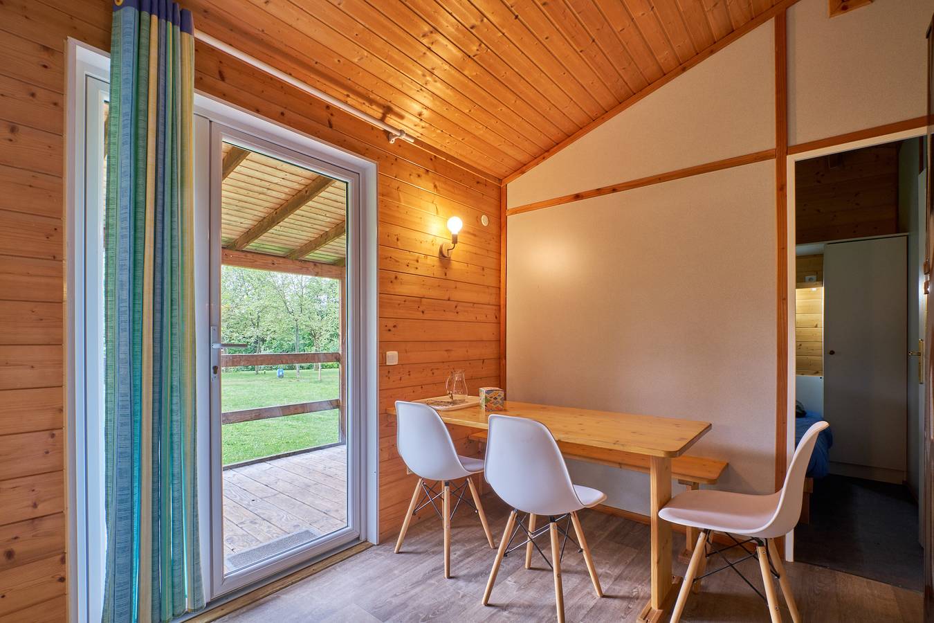 Chalet "5 Personnes 303" with Shared Pool & Private Terrace in Mens, Isère