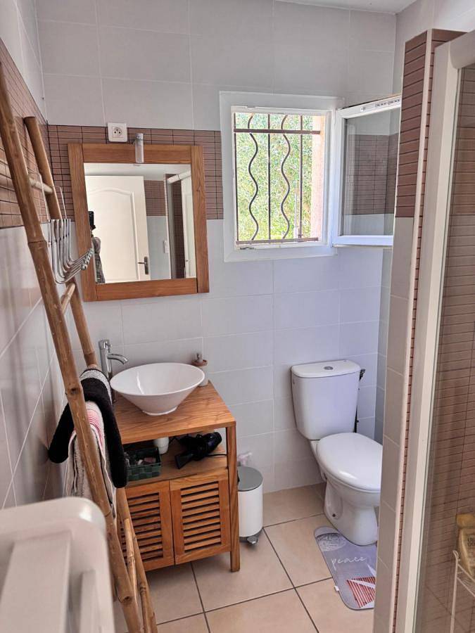 Double Room with Private Bathroom in Gaillac, Région d'Albi