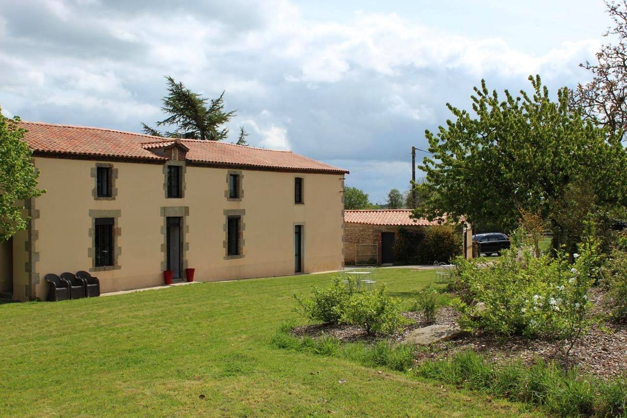 Two-Bedroom House in Saint-Malô-du-Bois, Vallée de la Loire