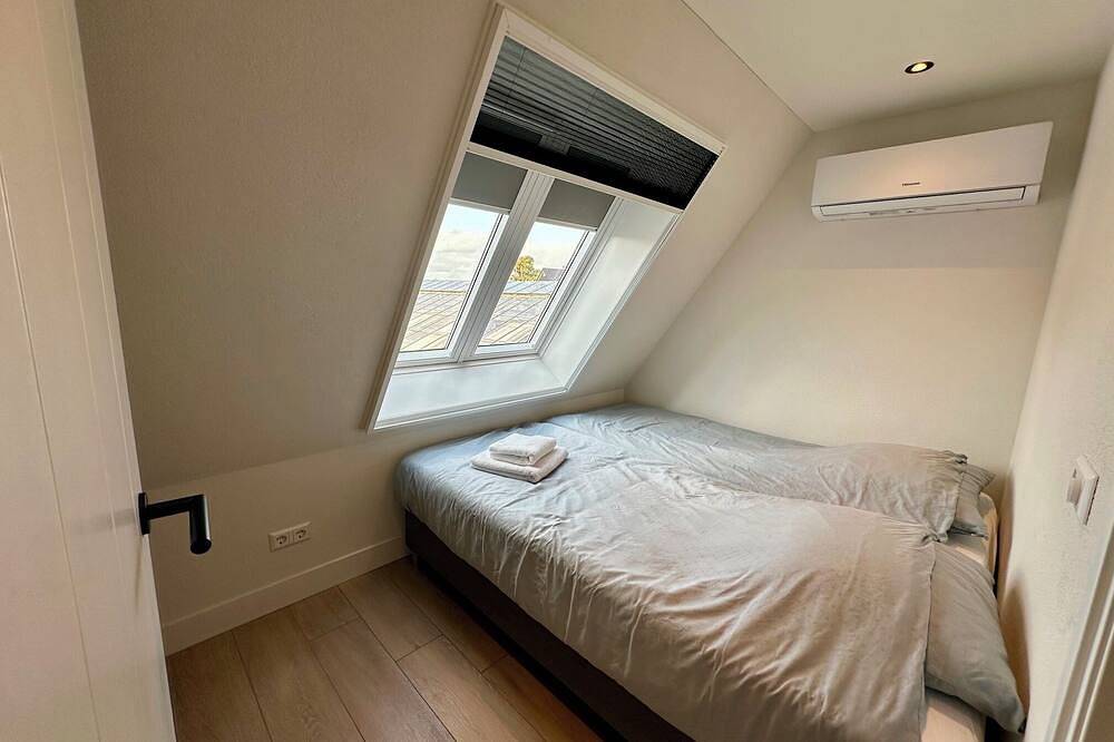 Ganze Wohnung, Moderne Ferienwohnung, hell und komfortabel mit eigene Terrasse in Noord-Holland - Nordseeküste