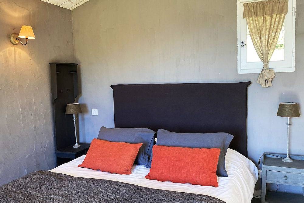 Eco-domaine surplombant vallée Dordogne. Piscine de 25m. mini-ferme, potager, in Sarlat-la-Canéda, Périgord Noir