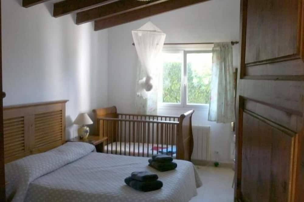 La Tortuga is a delightful Menorcan villa in S'Algar, Sant Lluís