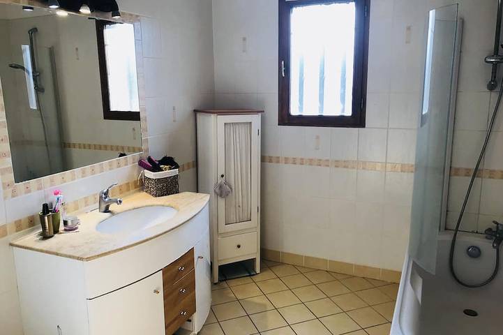 Avignon Casa idealmente ubicada de 110 m2 con piscina in Vedène, Vaucluse