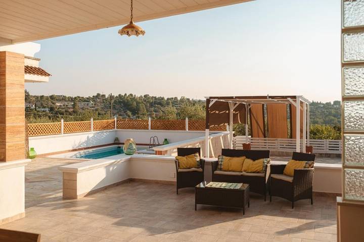 Agriturismo per 2 persone, con Terrazza e Giardino nonché Piscina e Panorama a Putignano