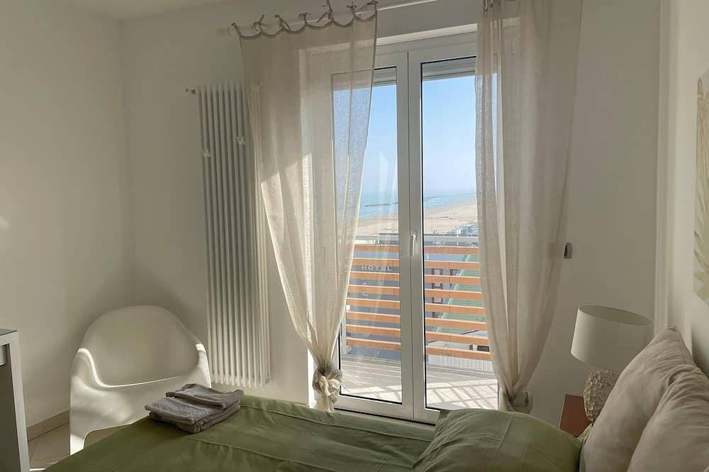 Entire apartment, Apartment By The Sea in Roseto degli Abruzzi, Teramo Province