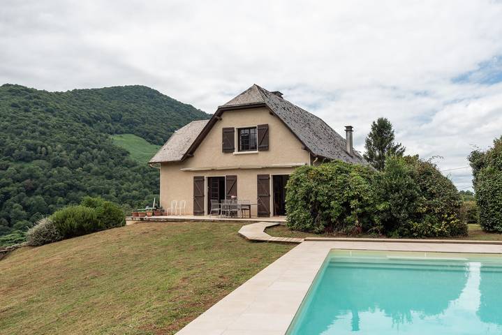Location de vacances pour 9 personnes, avec Jardin à Arthez-d'Asson