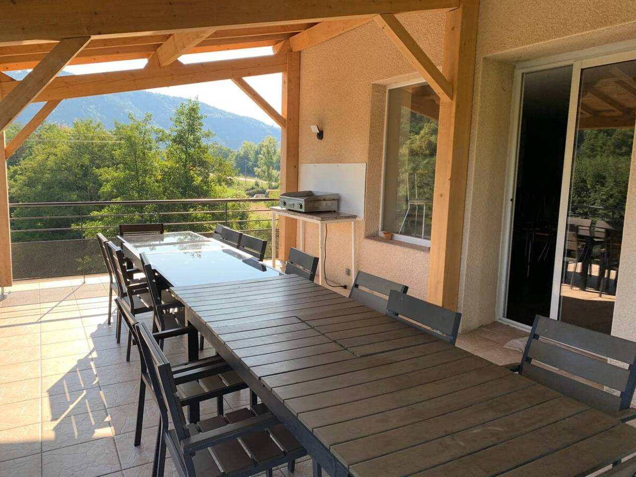Maison de campagne "Moulin De La Ribeyre" avec vue sur les montagnes, terrasse privée et Wi-Fi in Saint-Vincent (France), Haute-Loire