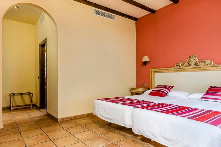 Hotel para 10 personas, con jardín además de piscina y sauna en Sierra de Cazorla - 4