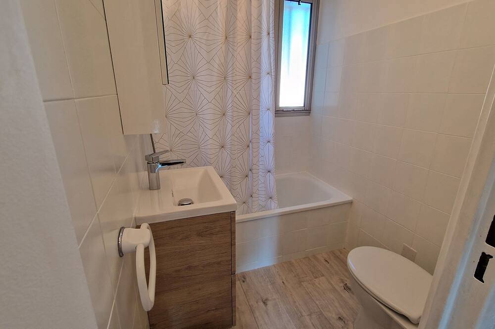 Appartement entier, Proche de la plage à pied Appartement T2 climatisé au Pradet- Piscine, tennis in Le Pradet, Côte méditerranéenne (France)