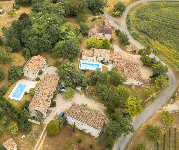 Location de vacances pour 5 personnes, avec jardin ainsi que piscine et jacuzzi à Lascabanes