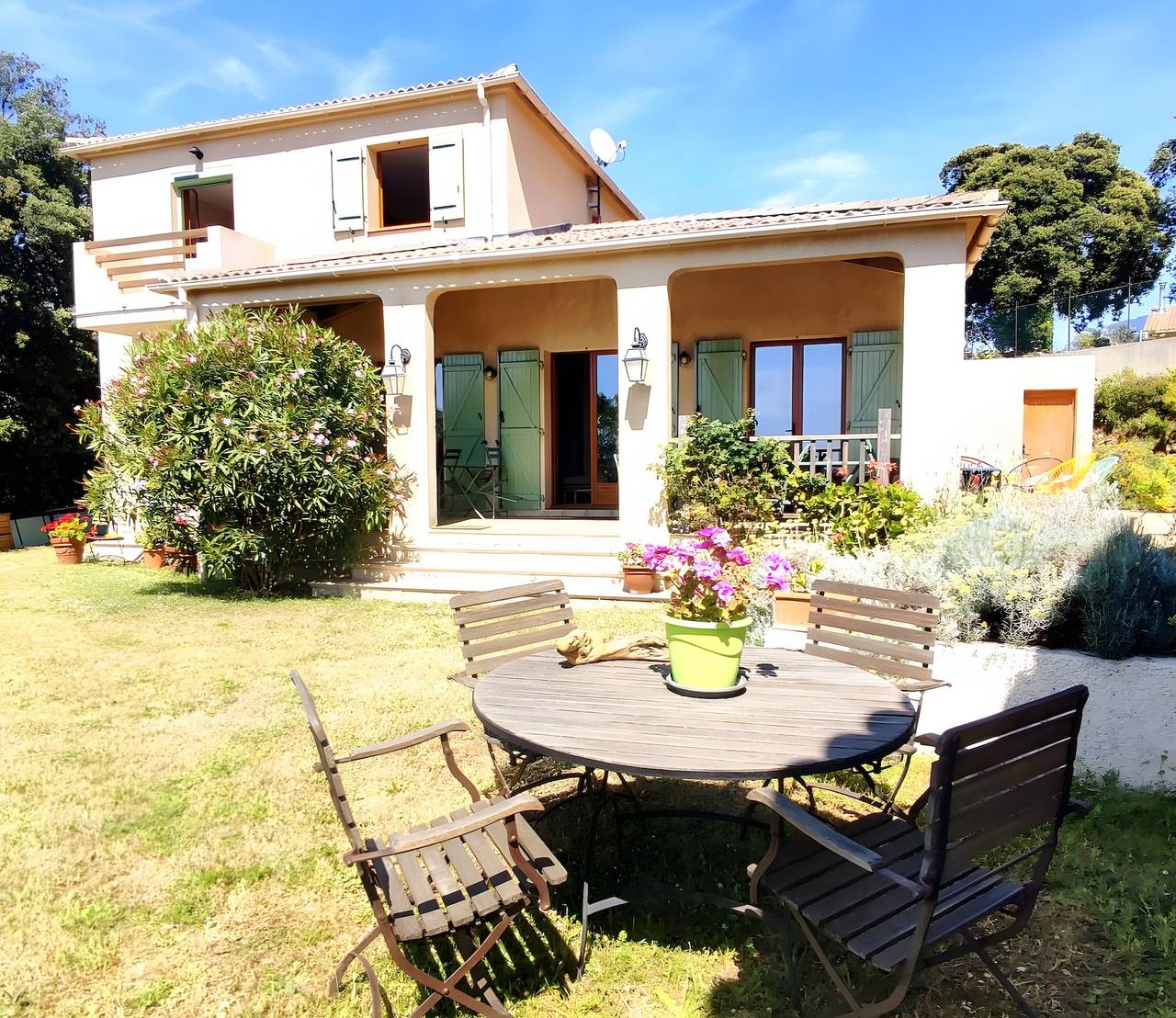 Villa "Mare E Monti" con vista mare, terrazze private e Wi-Fi in Vico, Ajaccio e dintorni