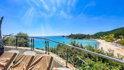 Cottage pour 11 personnes, avec jardin et balcon dans Plage de Fautea