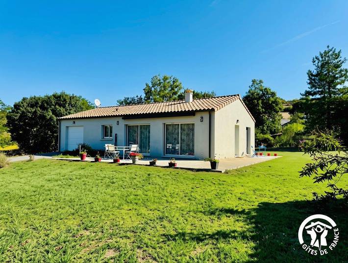 Gîte pour 4 personnes, avec Terrasse et Jardin