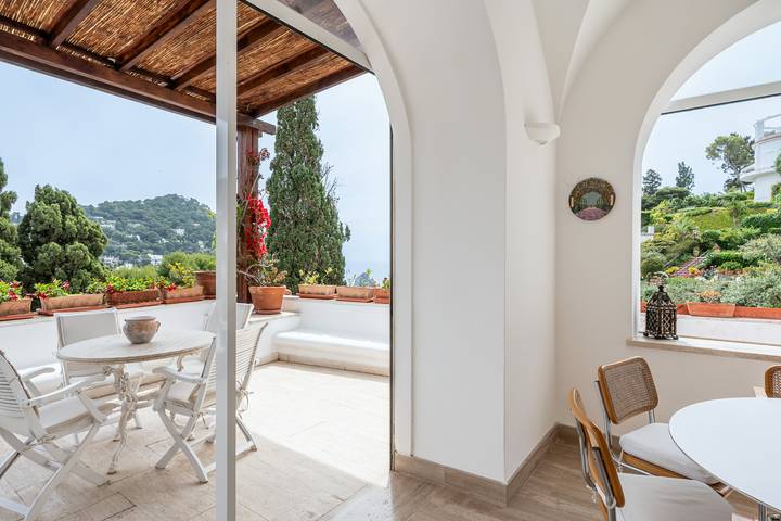 Casa vacanza per 5 persone, con Balcone e Terrazza nonché Giardino a Capri