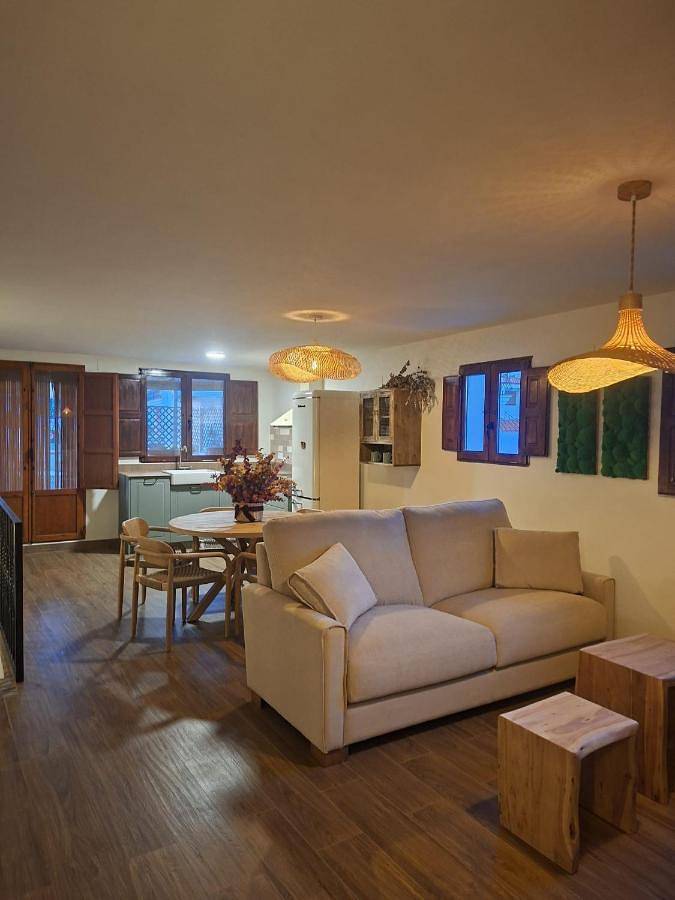 Casa rural para 11 personas, con vistas y terraza, Se admiten mascotas en Parc Natural de la Serra d'Espadà - 3