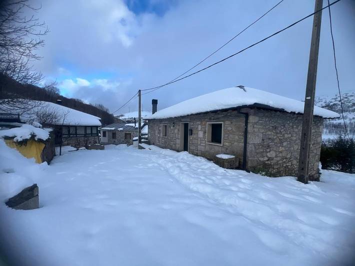 Chalet para 8 personas, con vistas y terraza, Se admiten mascotas en Sanabria (Zamora) - 2