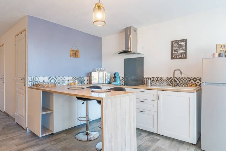 Appartamento intero, Appartamento “Ai Piedi della Sainte Victoire” con terrazza privata, giardino e Wi-Fi in Puyloubier, Aix-en-Provence e dintorni