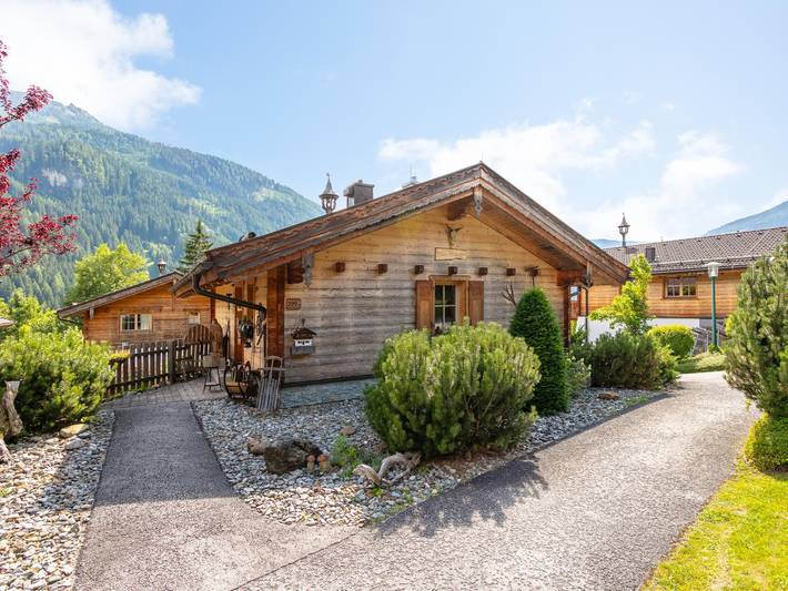 Ferienhaus für 8 Personen, mit Balkon und Terrasse sowie Garten und Sauna