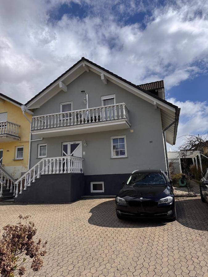 Gîte pour 8 personnes, avec terrasse et sauna, animaux acceptés à Kastellaun