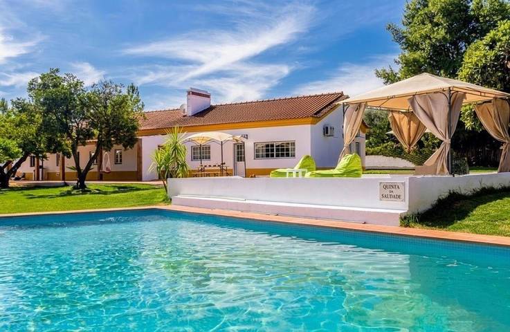 Ferienpark für 6 Personen, mit Terrasse und Garten sowie Pool und Seeblick in Portugal