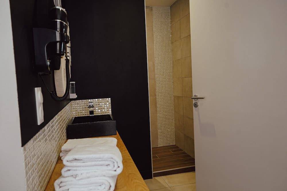 Entire apartment, Les Résidences Gueguen - Suite Les Clos in Chablis, Auxerre region