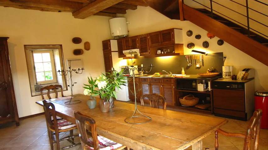 Location de vacances pour 3 personnes, avec piscine et jardin ainsi que sauna et jacuzzi dans Ponts sur Seulles - 3