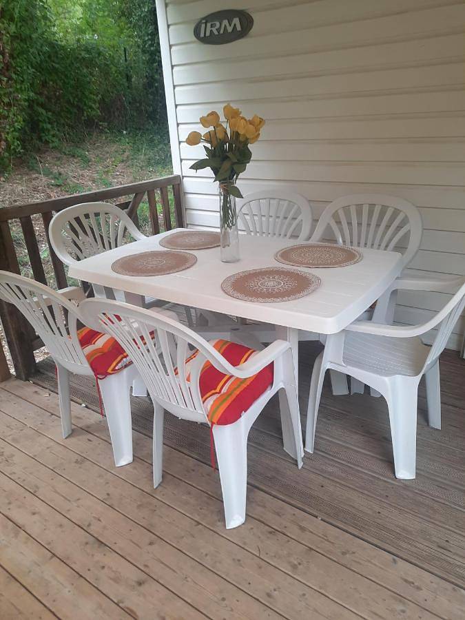 Camping pour 5 personnes, avec jardin et piscine à La Roque-d'Anthéron - 4