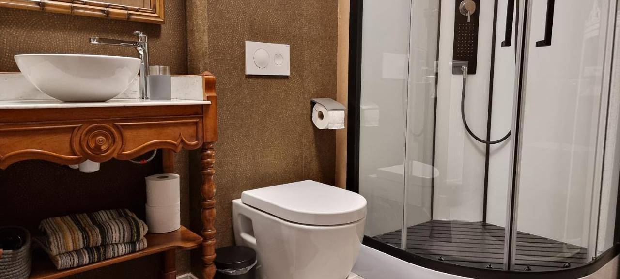 Deluxe Double Room with Shower in Ville d'Ostende, Oostende