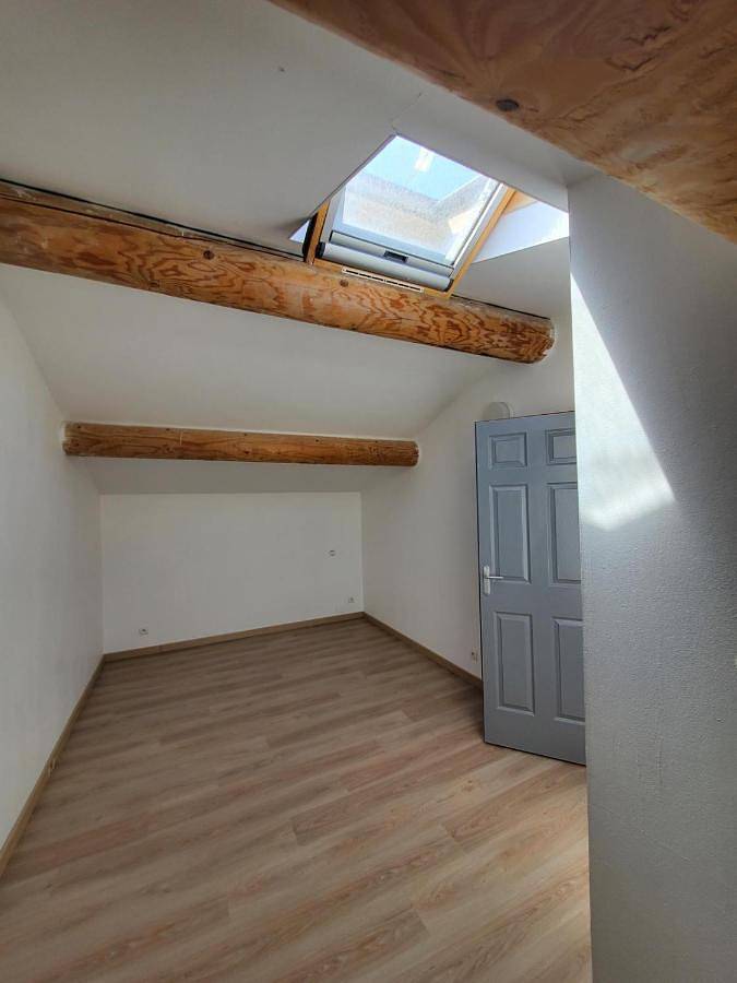 Location de vacances pour 6 personnes, avec piscine ainsi que vue et terrasse, animaux acceptés à Plan-de-Cuques - 3