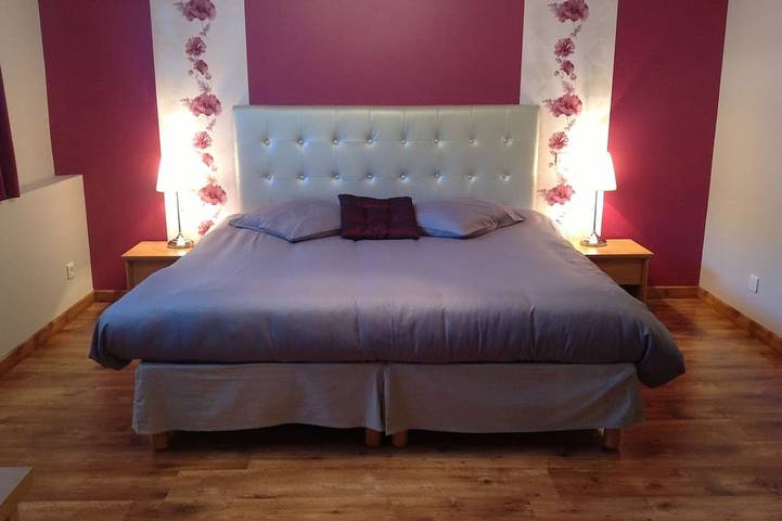 Gîte pour 4 personnes, avec terrasse ainsi que jardin et piscine à Brison-Saint-Innocent - 3