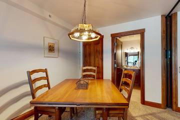 Vacation House for 4 Guests in Vail Ski Resort, Vail, Picture 3