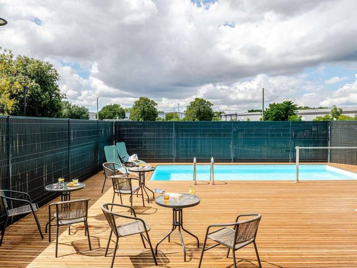 Hôtel pour 2 personnes, avec Terrasse et Piscine à Carbon-Blanc - 3