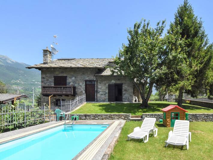 Appartamento vacanze per 4 persone, con Balcone e Terrazza nonché Giardino e Panorama in Valle d'Aosta