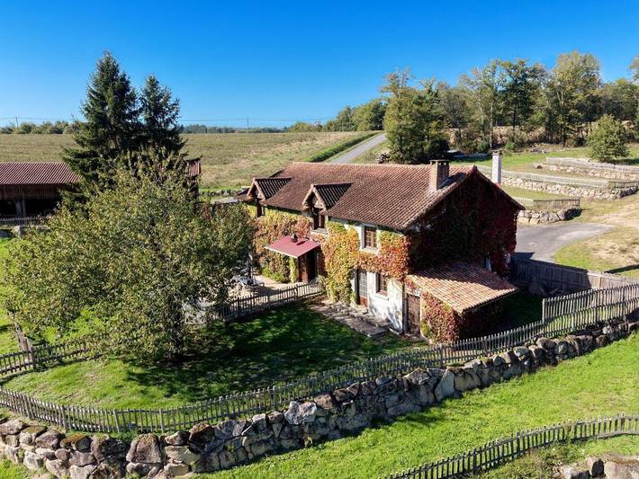Location de vacances pour 7 personnes, avec vue et jardin, animaux acceptés à Saint-Estèphe (Dordogne) - 2
