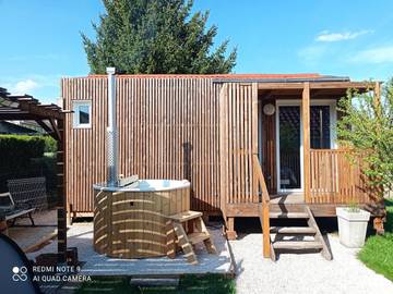 Maison d’hôte pour 2 personnes, avec vue ainsi que piscine et jardin à Agencourt