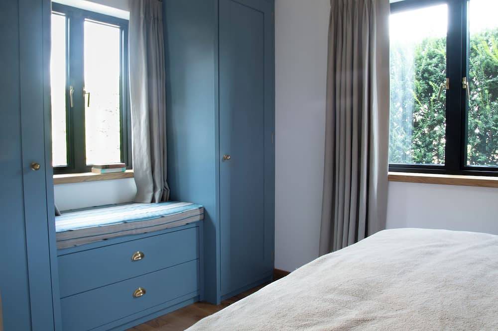 Beautiful re-imagined country chapel in peaceful hamlet in Kent