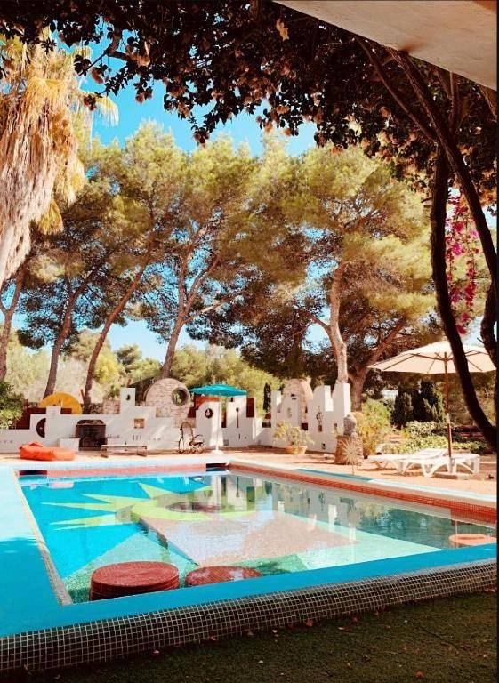 Gîte pour 4 personnes, avec piscine et vue ainsi que jardin et terrasse à Roca Llisa - 2