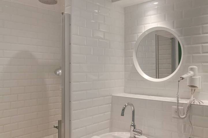 Location de vacances pour 2 personnes, avec piscine ainsi que jardin et terrasse, animaux acceptés à Ambillou - 3